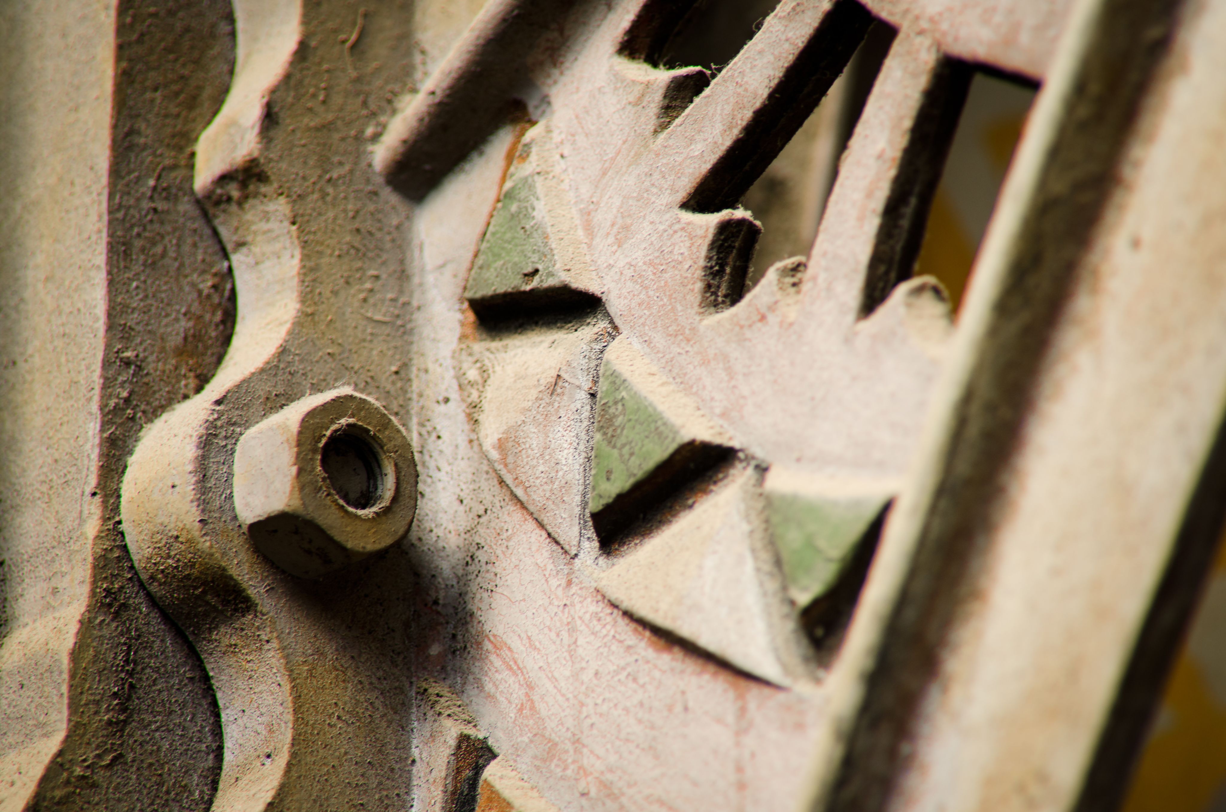 Detail of metal girder in the central court 