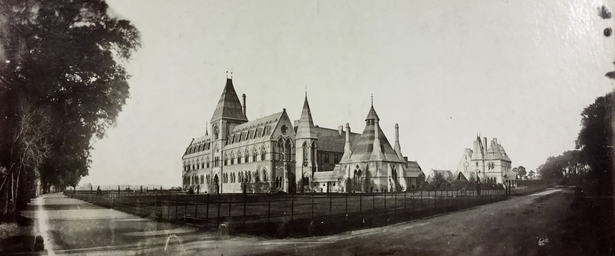 Black and white photograph of the new building in 1860